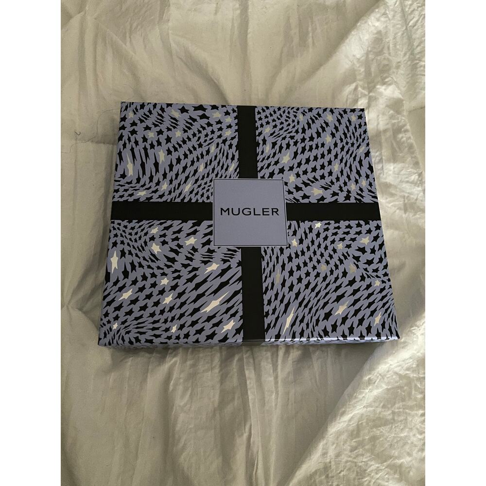 Mugler Alien perfume gift box